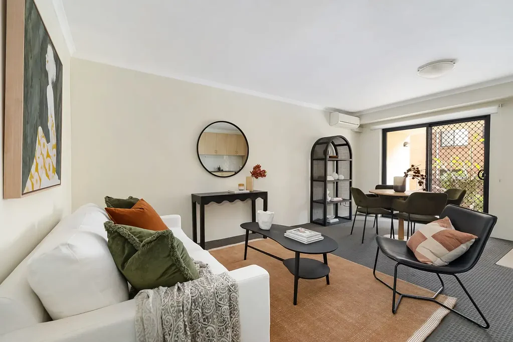Camperdown 1房 现代独立入口 60㎡精装 公交近大学 阳台瞰景 私享便捷 Smart entry-level apartment near Sydney Uni (access via Purkis Street)
