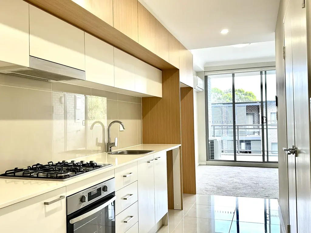 Modern  One Bedroom Apartment with great location!!