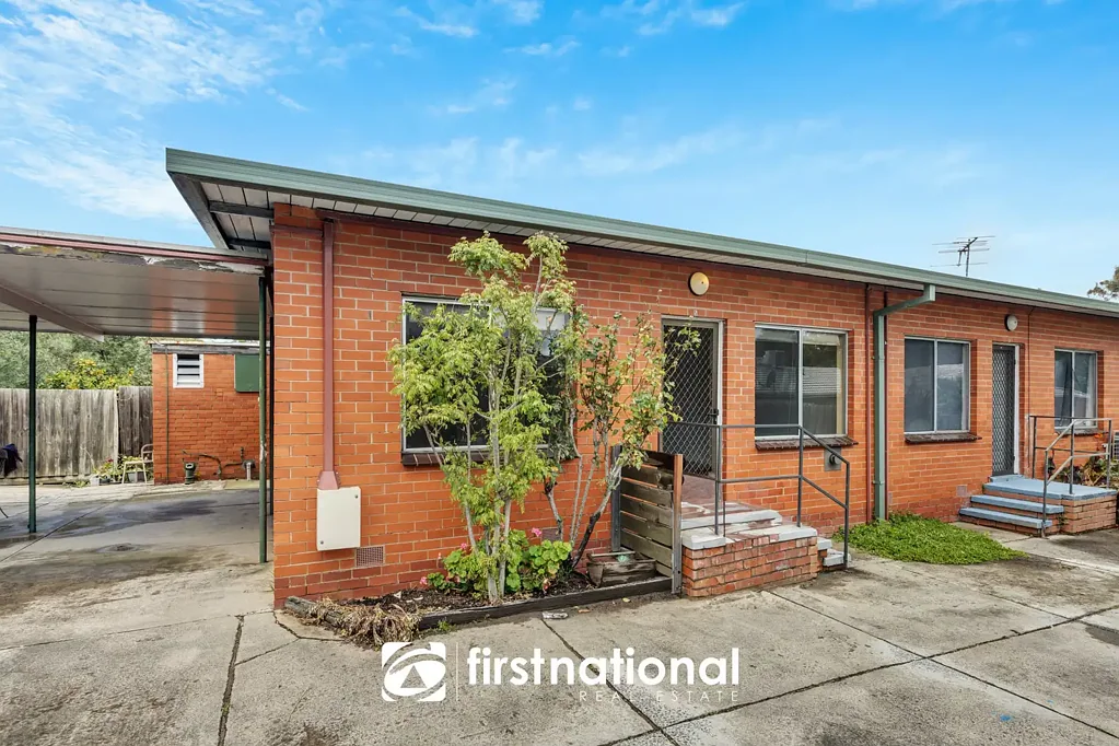 Dandenong 1ਬੈੱਡਰੂਮ Superb Location, Walking Distance to Dandenong Central! Only 500m away from Dandenong Square and Central.