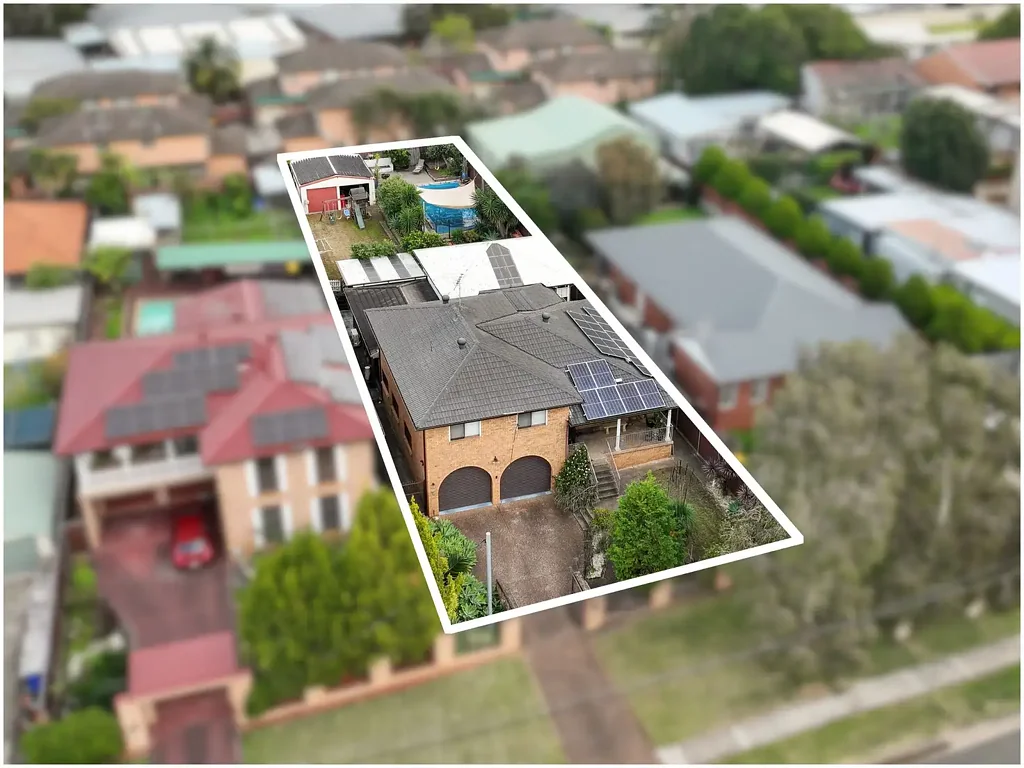 Toongabbie 4房 独一无二三层住宅，847平米占地，老人公寓、地下游泳池、高级户外娱乐区、现代外观、豪华主浴室、50平米露台、独立卧室、现代厨房、中央空调、便捷交通、家庭公园。 HOUSE AND GRANNY FLAT | PRIME LOCATION