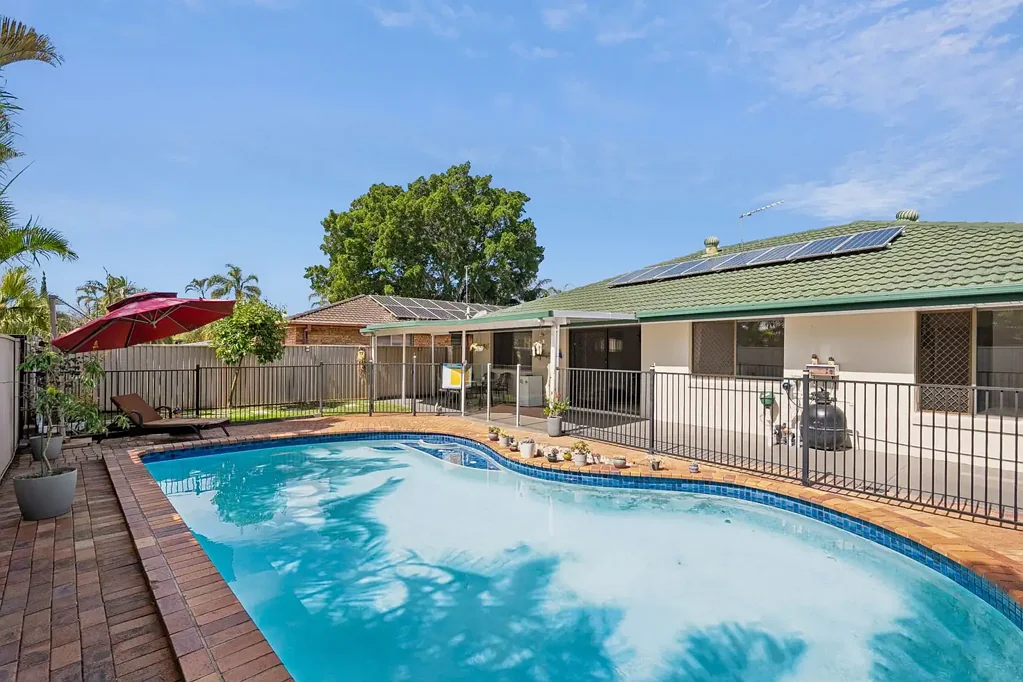 Broadbeach Waters 4Kwarto Best Buy in Broadbeach Waters!