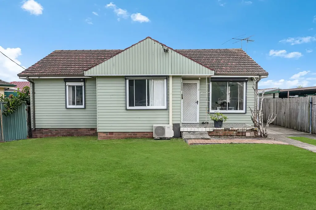 4 Stevenage Road, Canley Heights, NSW 2166