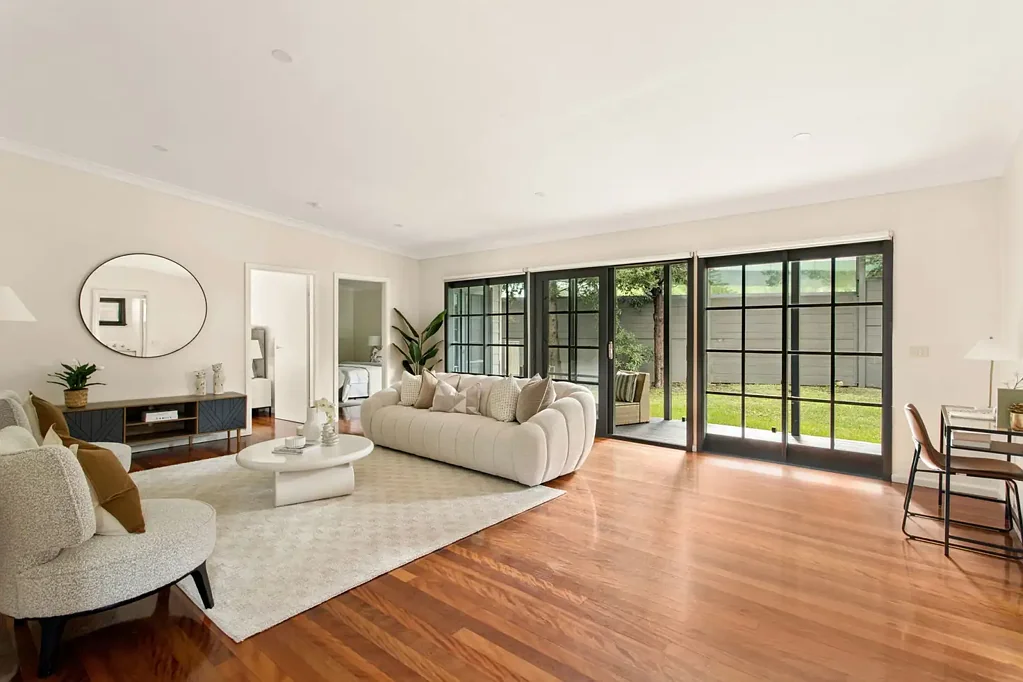 SPACIOUS SINGLE-LEVEL FAMILY HOME IN A SOUGHT-AFTER LOCATION