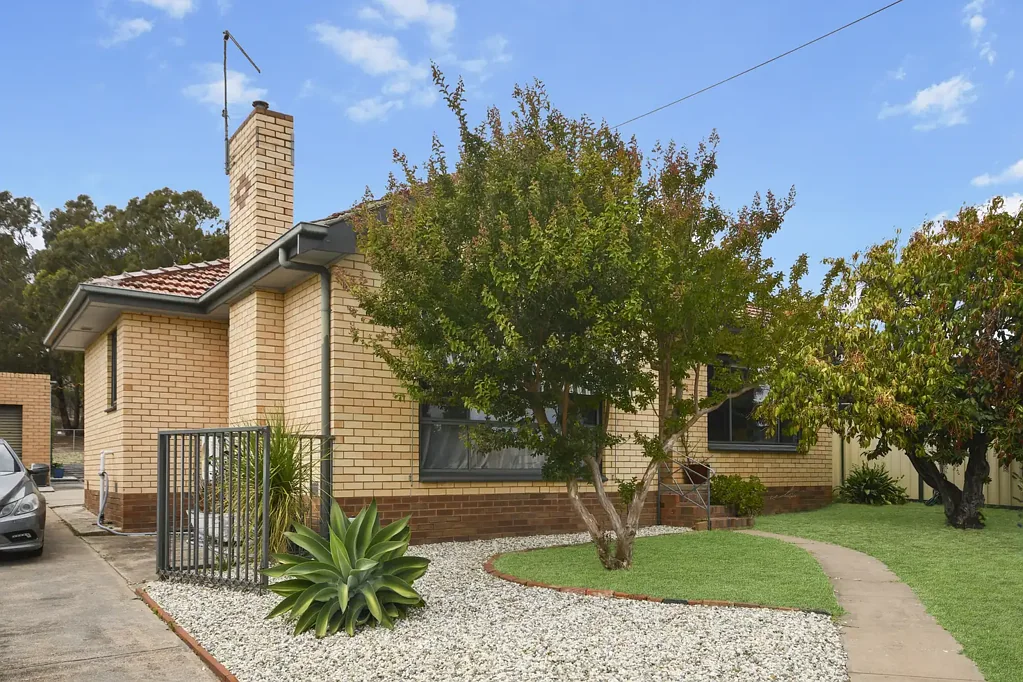 Stawell 2 Bedroom Beaut Brick Bargain