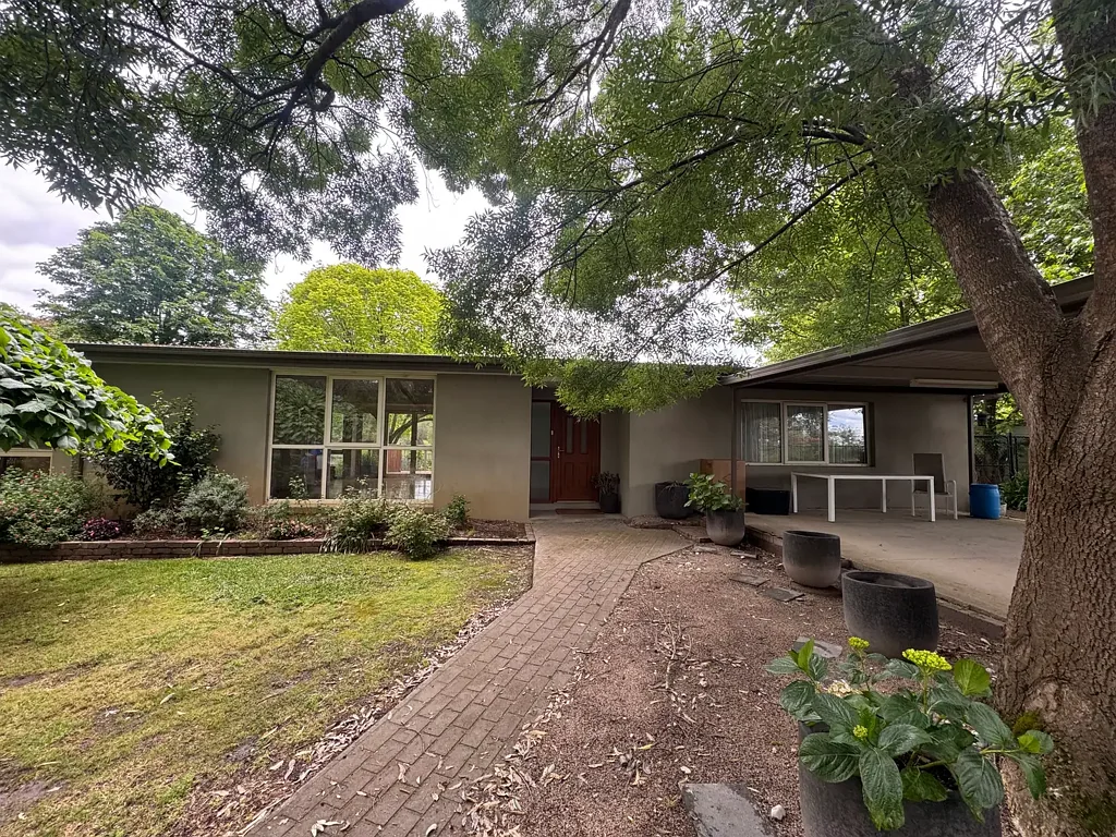 Spacious 3-Bedroom Badger Creek Home with Pool, Ensuite & Large Living Areas