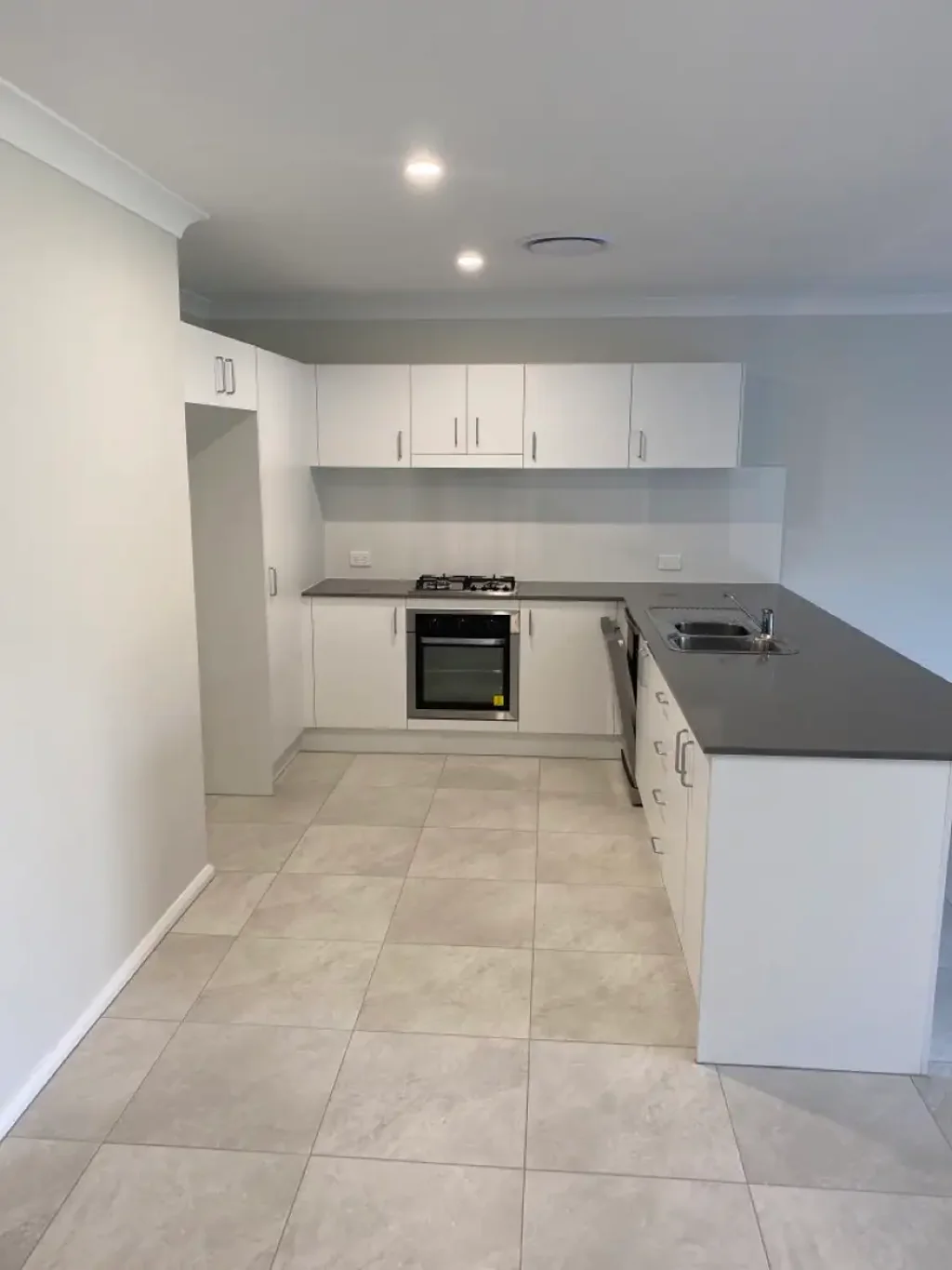 MODERN 3 BEDROOM HOME