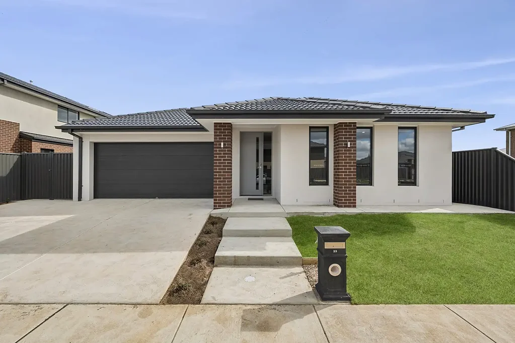 Brand new, expansive family home in ever-popular Lara