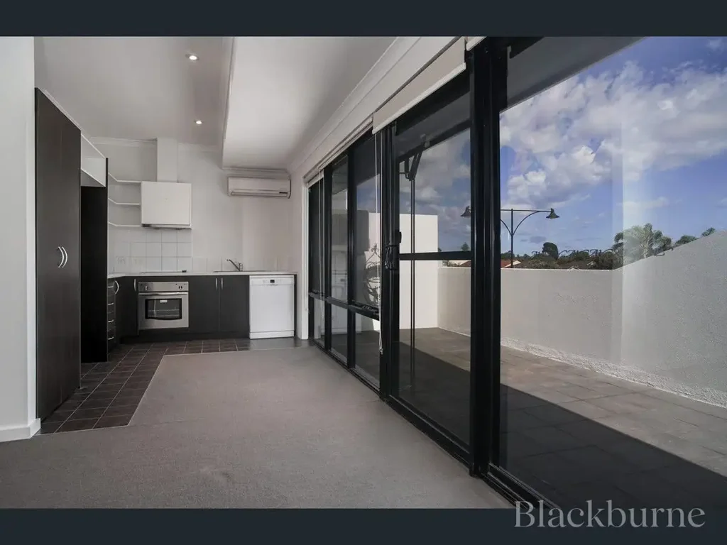 Apartment in Prime Inglewood Location