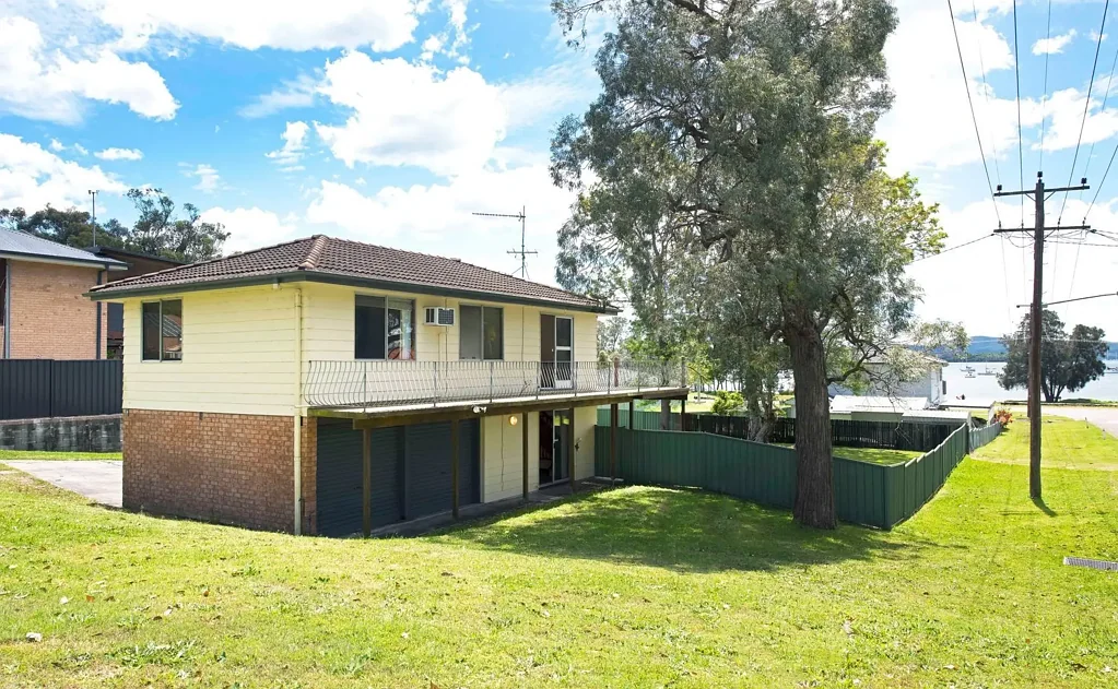 Tanilba Bay 3 Bedroom D.A Approved Development Site!