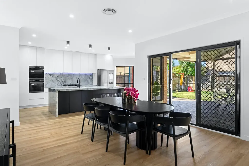 Kellyville 5 Bedroom Palatial Living