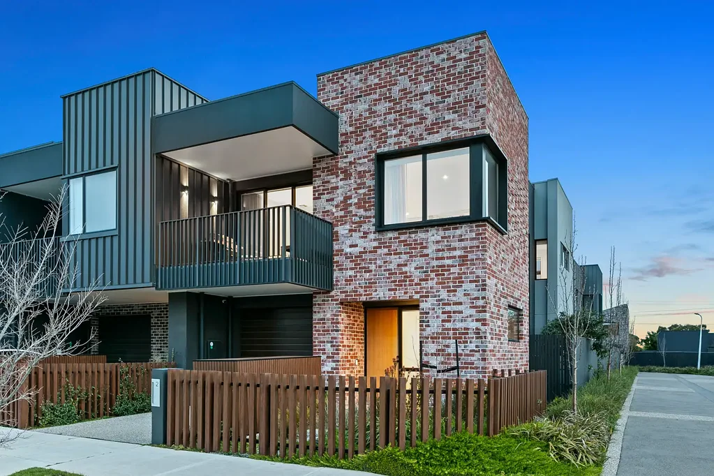 Altona North 3 Bedroom Seamless Modern Luxury With a New Edge.