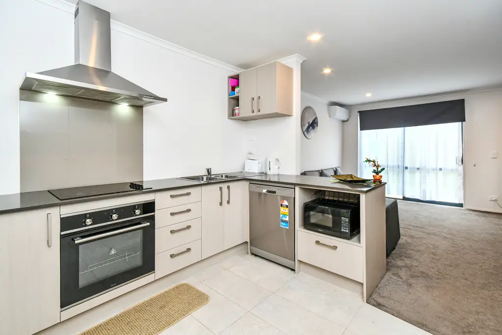 Papakura 3 Bedroom Seriously for Sale! -  Modern & Low Maintenance!
