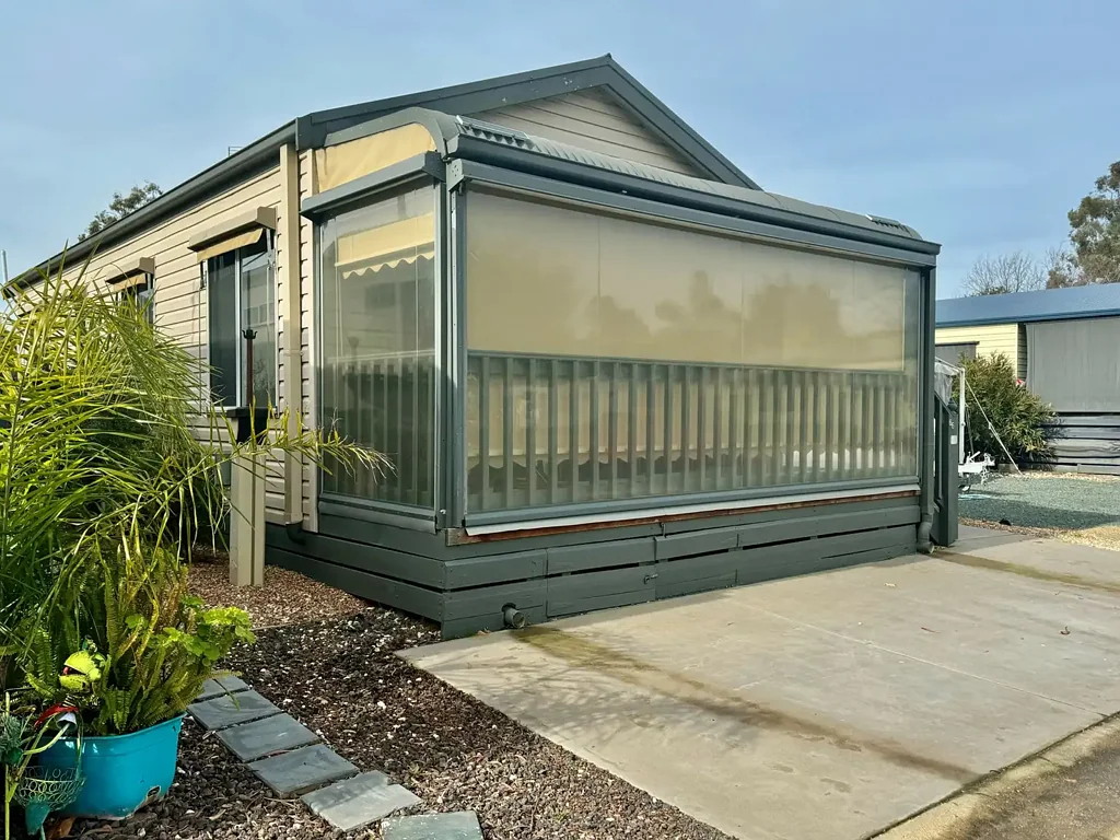 Cabin 66 Rich River Tourist Park 25-51 Crescent S, Echuca, VIC 3564