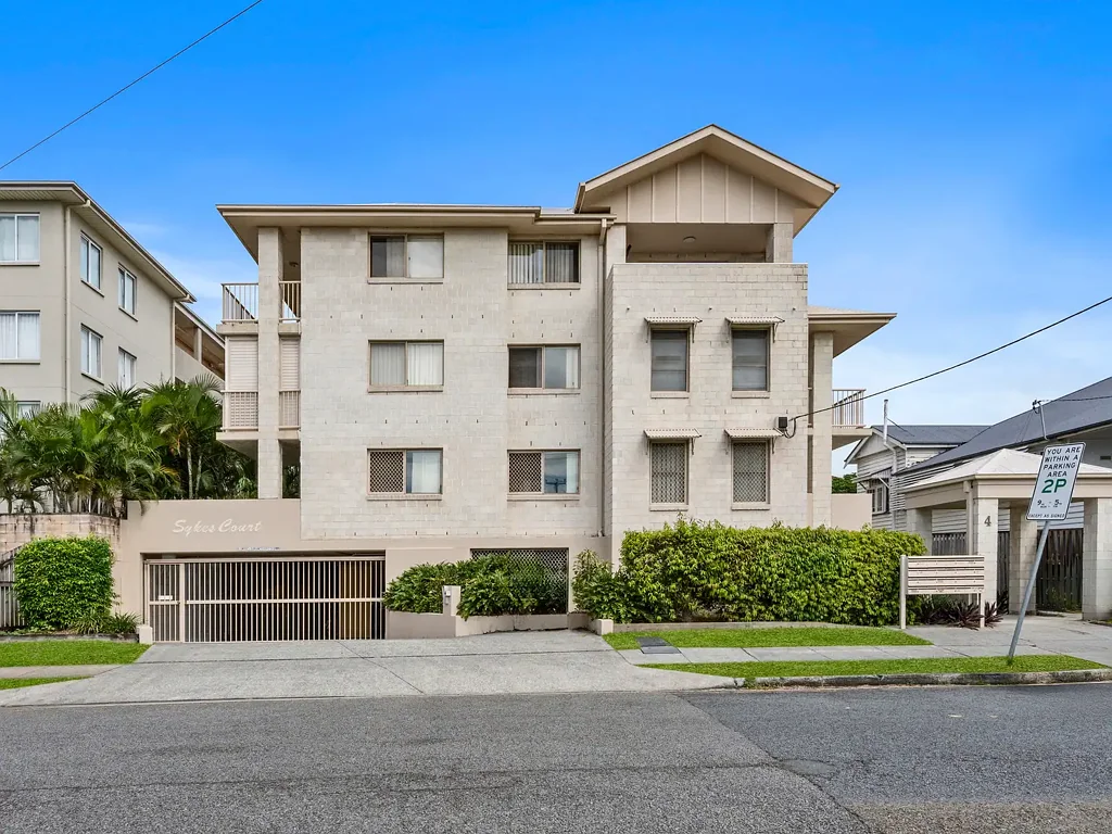 Unit 3/4 Sykes Court, Southport, QLD 4215