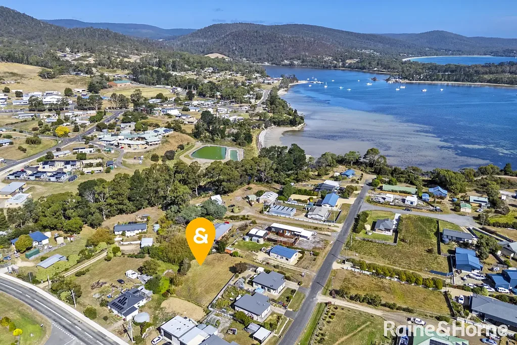 Nubeena PRICE REDUCTION - TIME TO ENJOY DAYS IN THE SUN AT NUBEENA