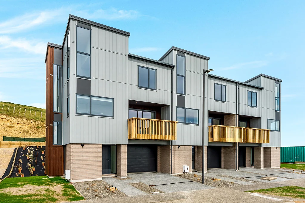 Newlands 4房  2 NOW SOLD, 1 CHANCE LEFT!
