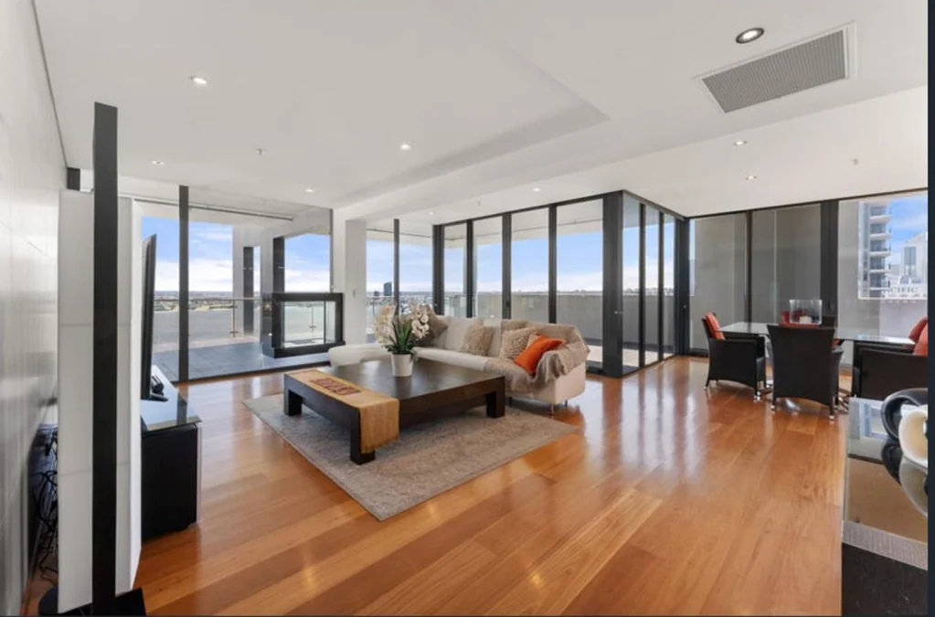 East Perth 3ਬੈੱਡਰੂਮ Sale:  72/155 Adelaide Tce East Perth