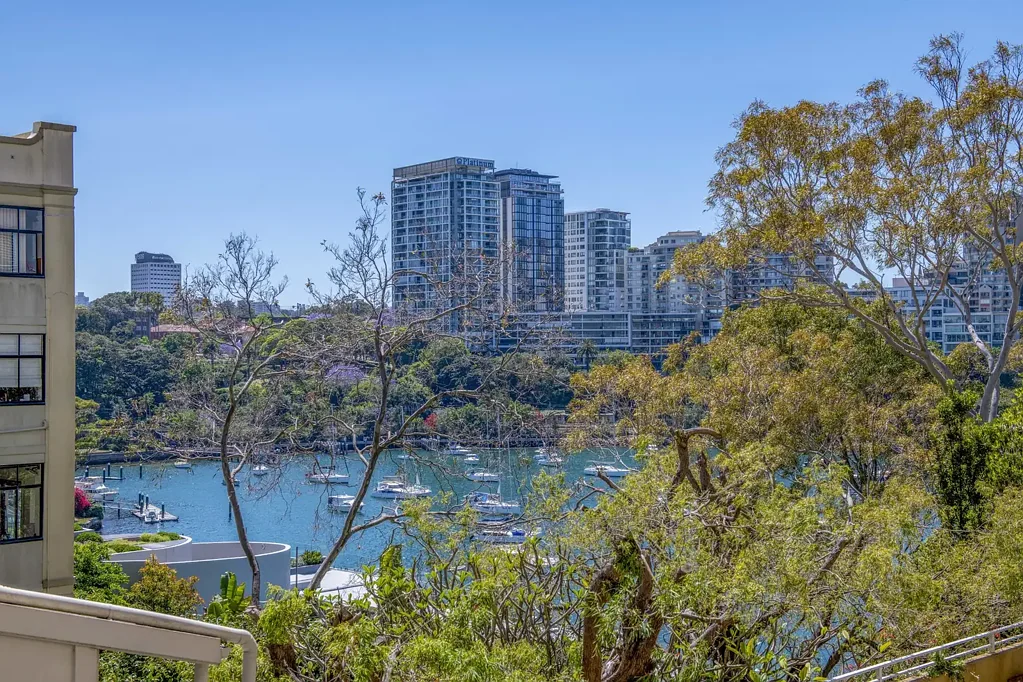 Mcmahons Point 2Moenga Exclusive Waterside Retreat