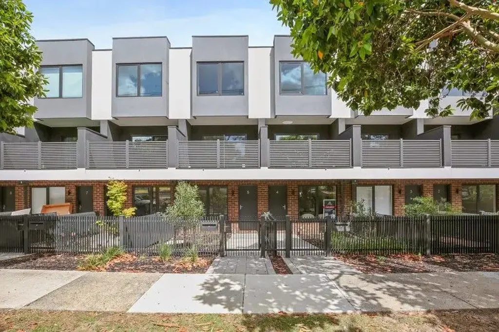 BRAND NEW HOME IN IDEAL LOCATION!