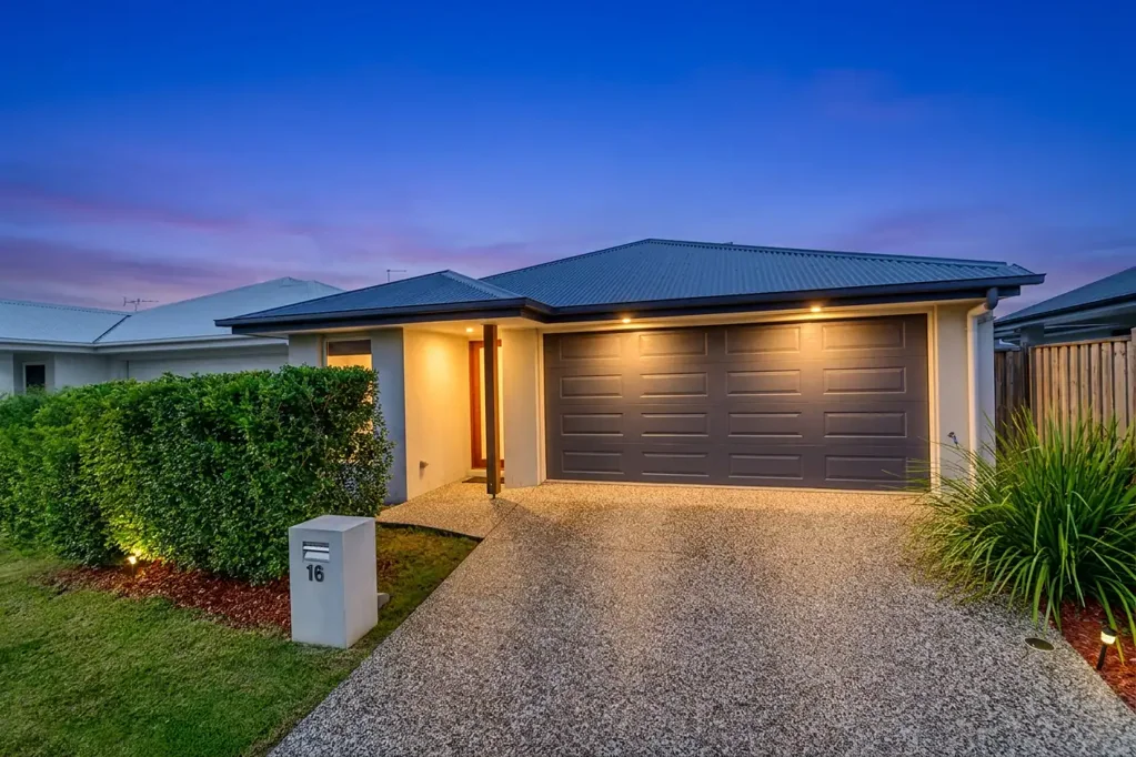 Caboolture 3房 现代、可即刻入住的 Central Springs Estate 住宅 Modern, Move-In Ready Home in Central Springs Estate