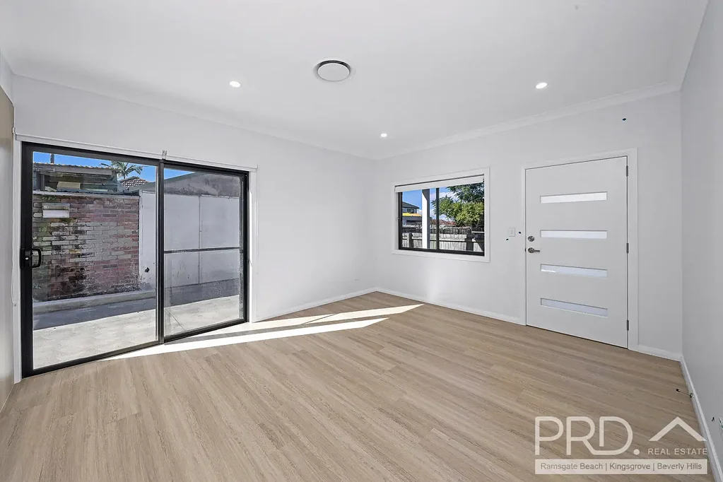 BRAND NEW TWO BEDROOM GRANNY FLAT