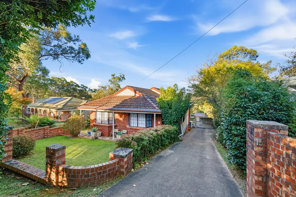 Faulconbridge 4房 广阔2792平地块 东向壮丽景观 多功能生活空间 全屋抛光地板 自然光充沛 丛林无缝连接 Elevated Living with Space, Flexibility & Stunning Views