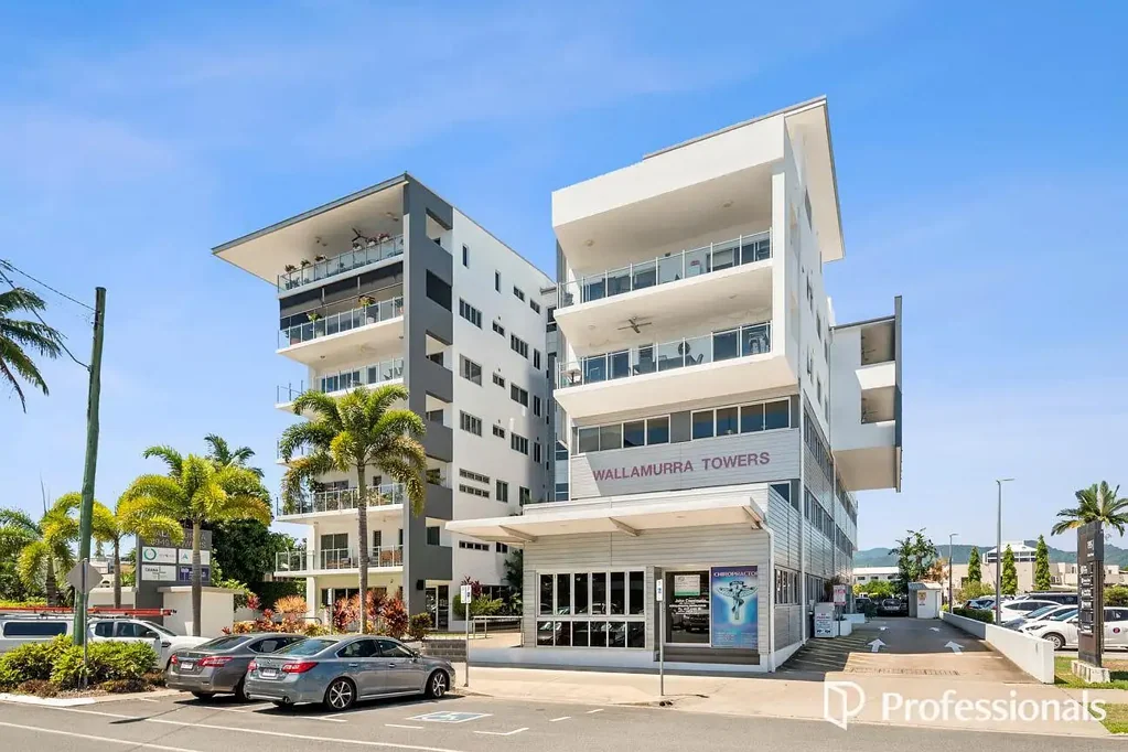 Cairns City 3 Bedroom Spacious 3-Bedroom Apartment with 2 Car Spaces in the Heart of Cairns City