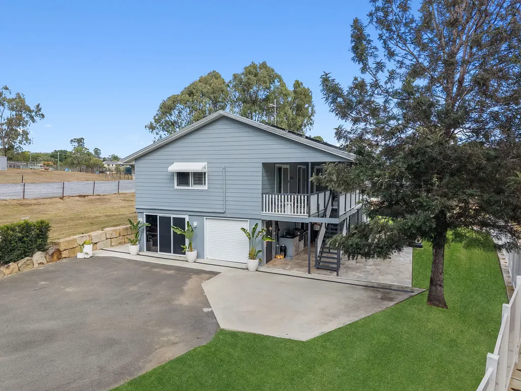Regency Downs 3Zimmer Stylish Family Living with Endless Possibilities + Shed on 2.2 Acres