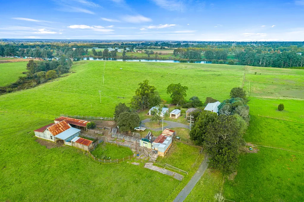 North Richmond 4 Bedroom Expansive Farmland with River Access