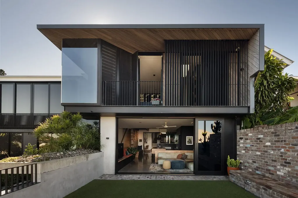 Teneriffe 5 Bedroom Architectural Masterpiece by Shaun Lockyer with Lift, Rooftop and Panoramic Views