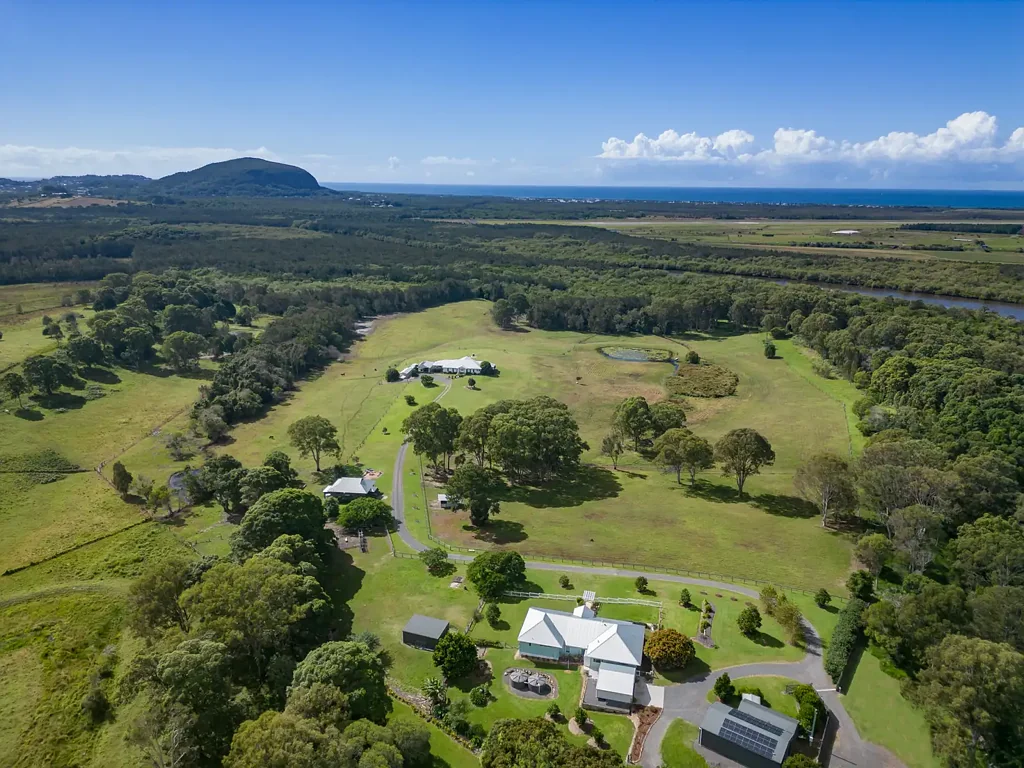 Bli Bli 8房  2 STUNNING HOMES + Guest Cottage on 54 Tranquil Acres Near MAROOCHYDORE Beach/River CONTRACT CRASHED