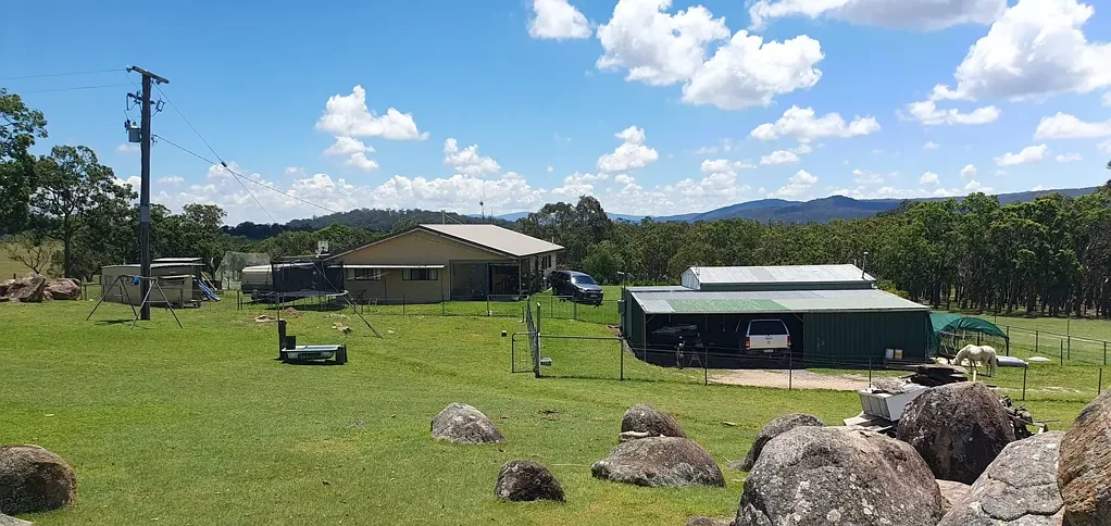 Tenterfield Life on small acreage