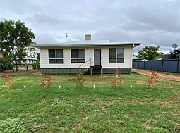 3 Heron Street, Longreach