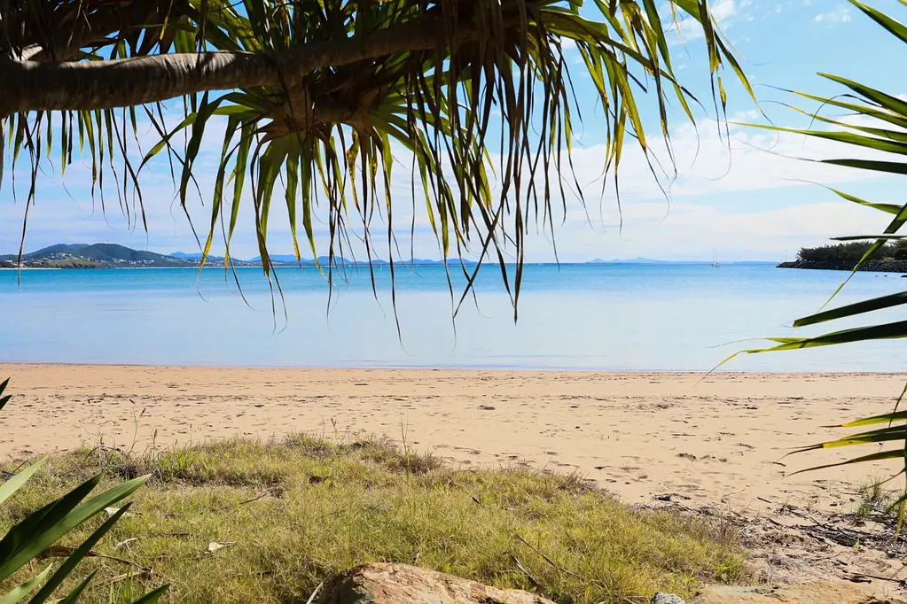 Rosslyn 5غرفة نوم One of the Capricorn Coast’s Rarest Beachfront Holdings