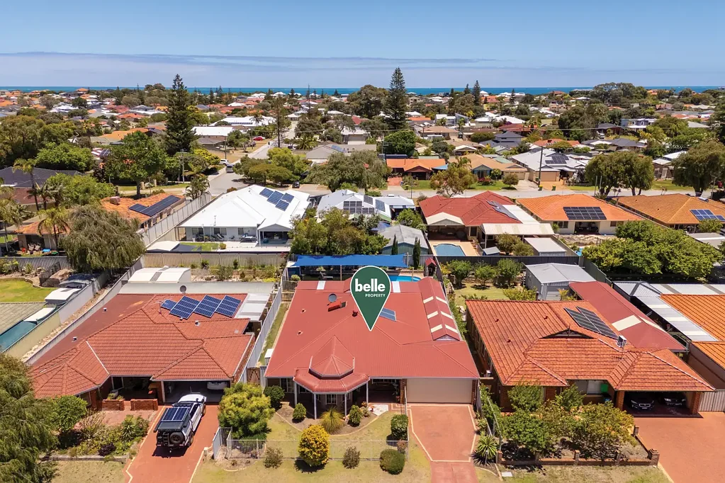 Warnbro 4ਬੈੱਡਰੂਮ Sun, space and saltwater pool - coastal living at its best.