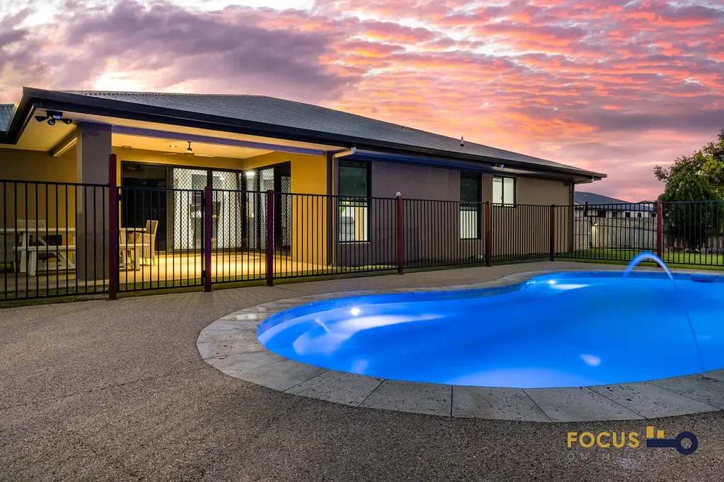 Marian 4 Slaapkamer FAMILY HOME 10m x 16m Shed | 6-Tonne Hoist | Magnesium Pool | 1,024m² Corner Block