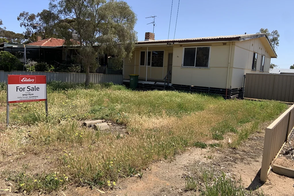 8B Lefroy Street, Merredin, WA 6415