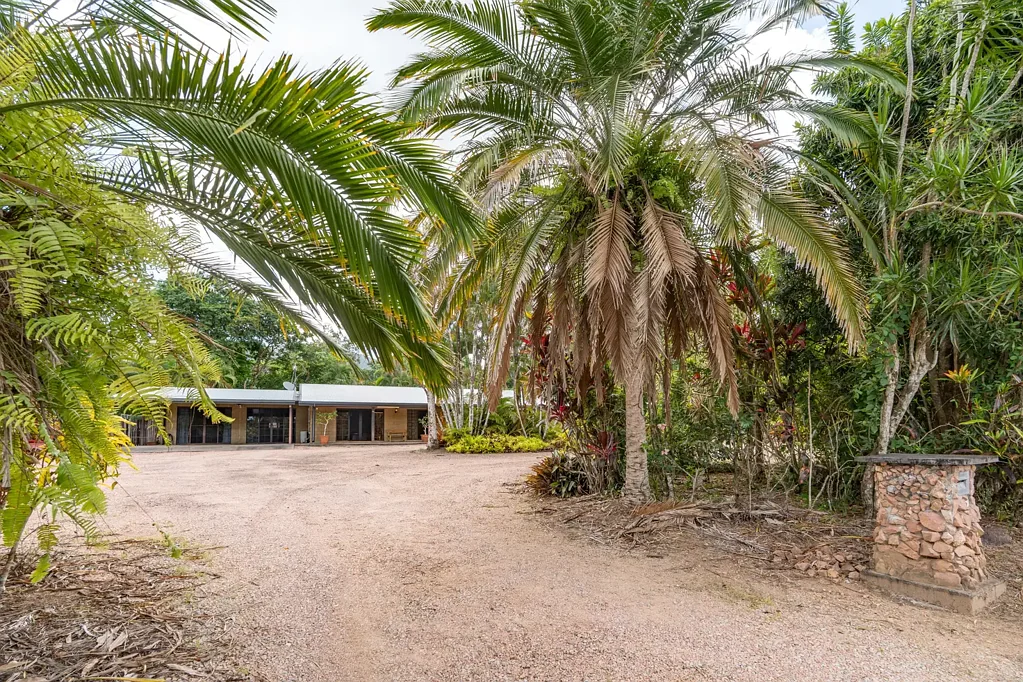 Bulgun 4房  875K Town Convenience with Country Space !!!