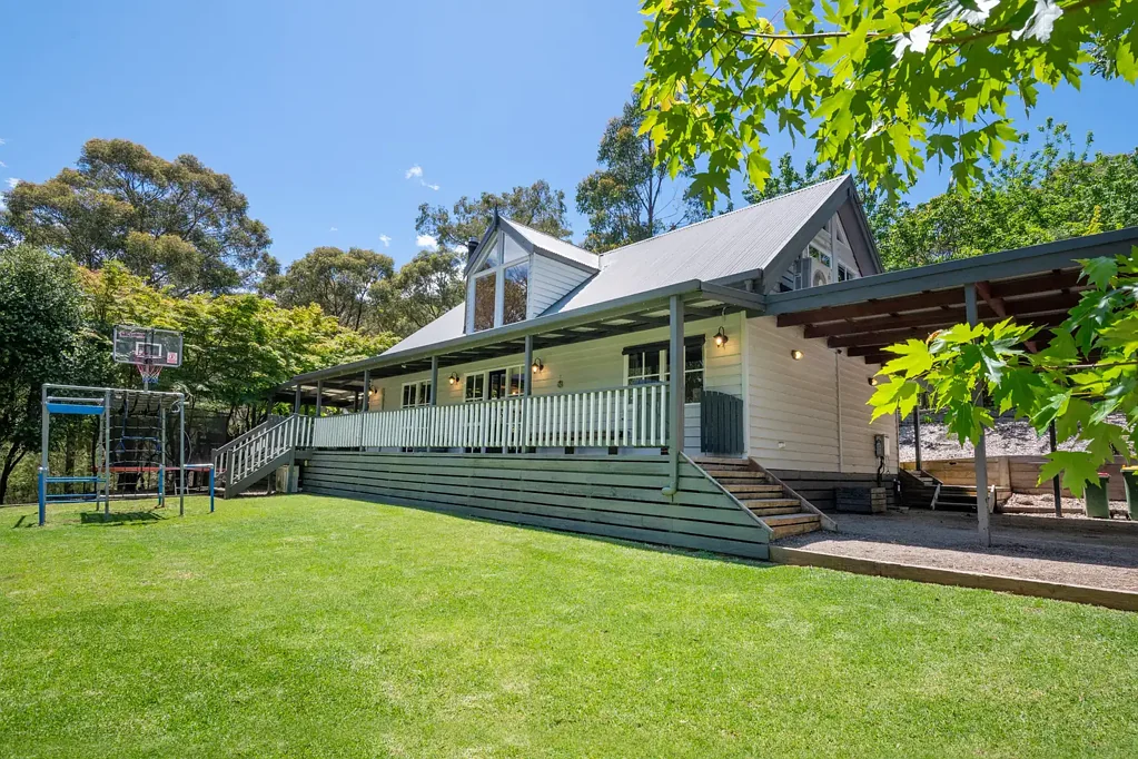 5 Grandeur Drive, East Warburton, VIC 3799