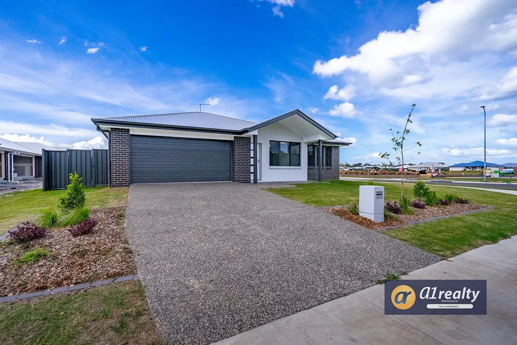 Woodgate 3房  Coastal Living Starts Here – Near-New Home in Sought-After Drift Estate