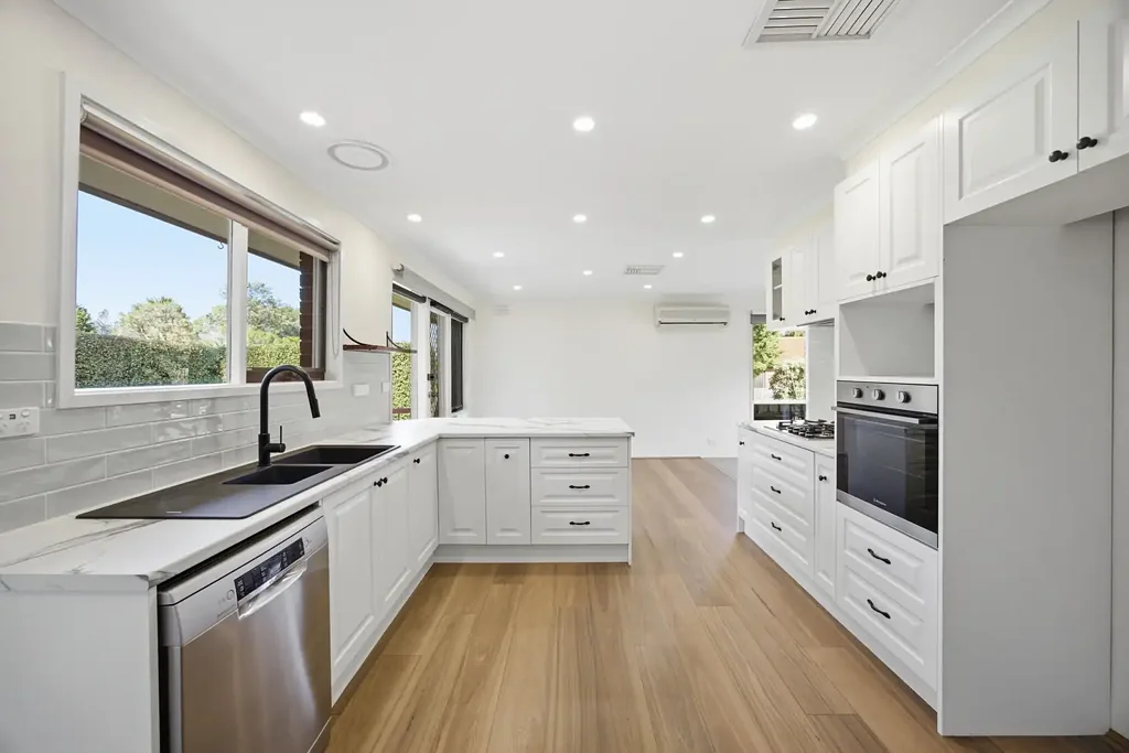 Bright, Spacious & Perfectly Positioned 3 Bedroom Home