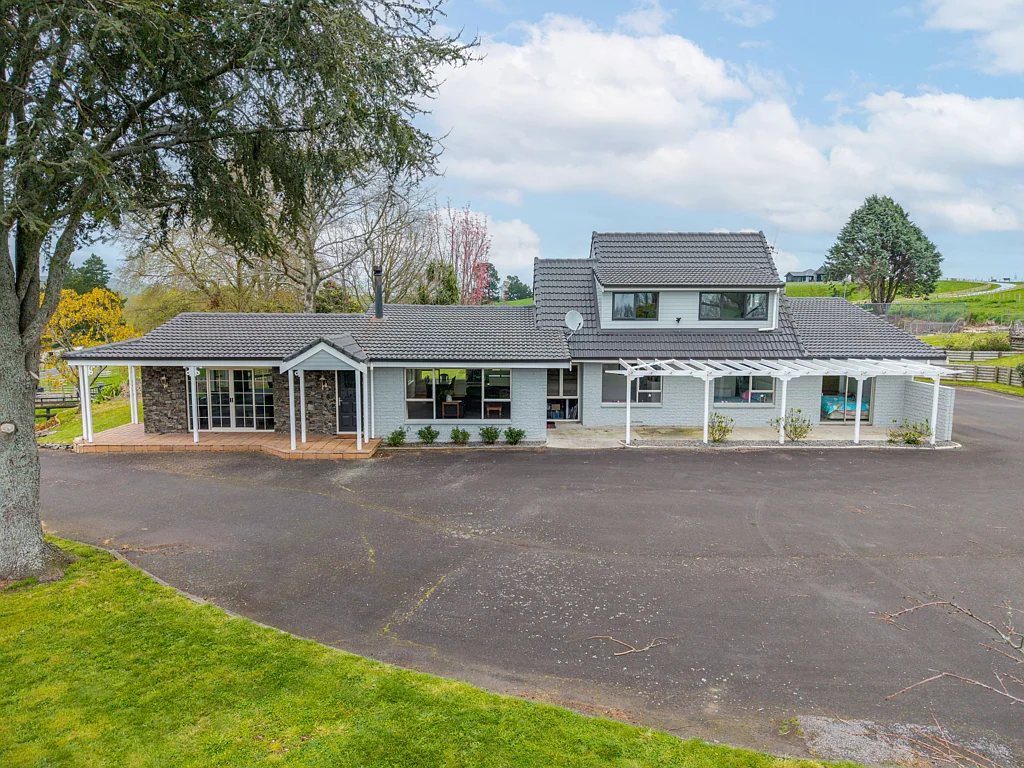 Matamata Family living with breathtaking views