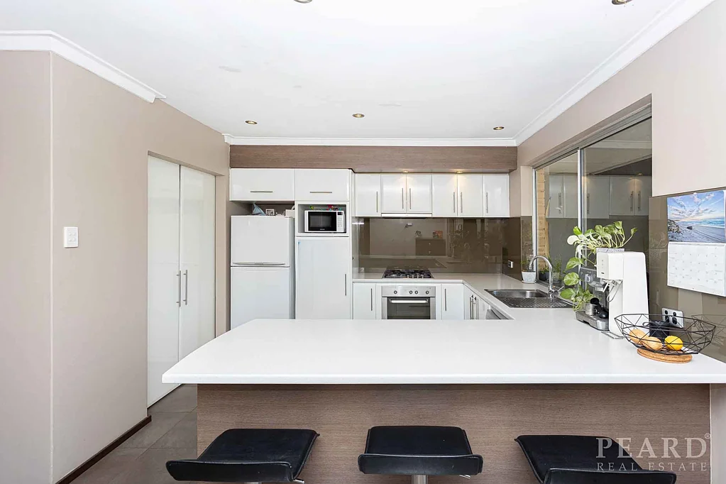 21 Wayfarer Road, Heathridge, WA 6027
