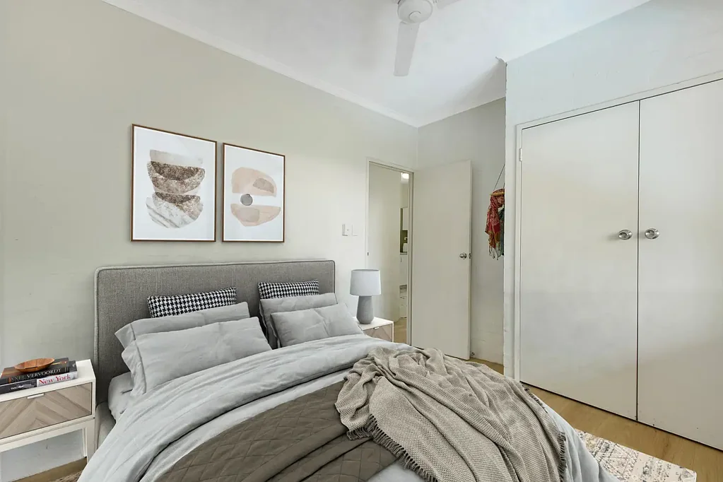 Broome 2침실 Renovated, Secure & Move In Ready