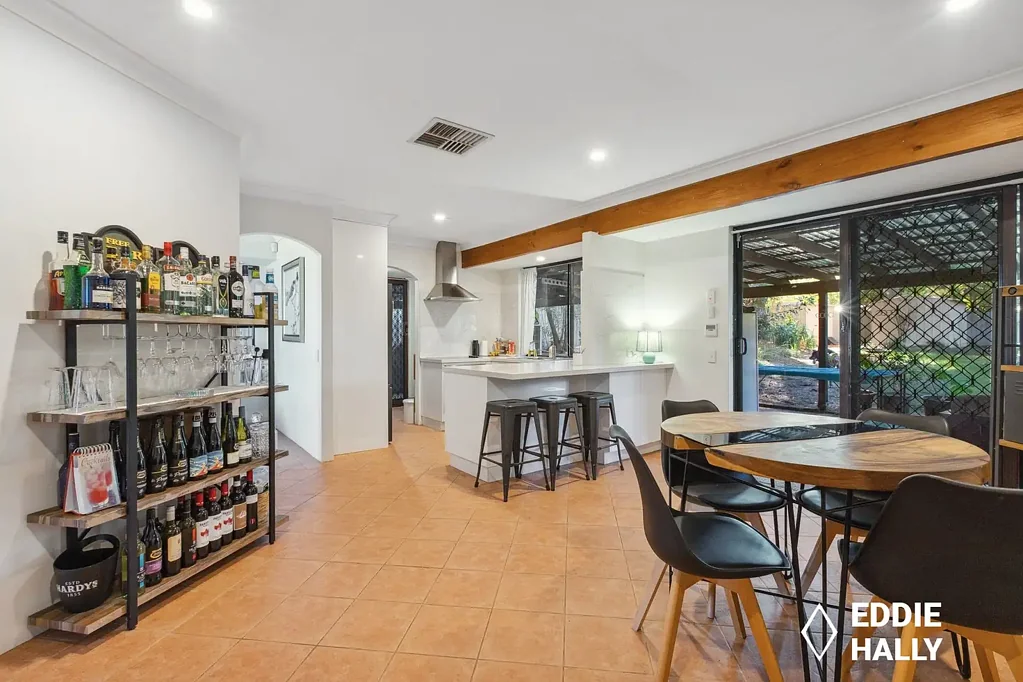 6 Tarndale Way, South Lake, WA 6164