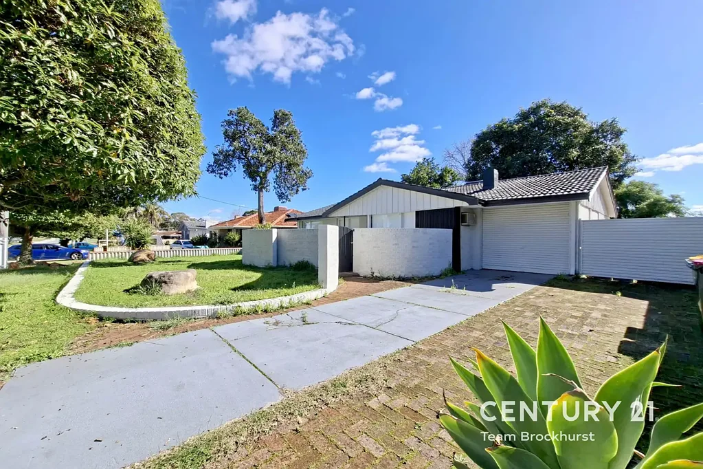 Gosnells 3غرفة نوم RENOVATED COMFORT. DEVELOPMENT POTENTIAL