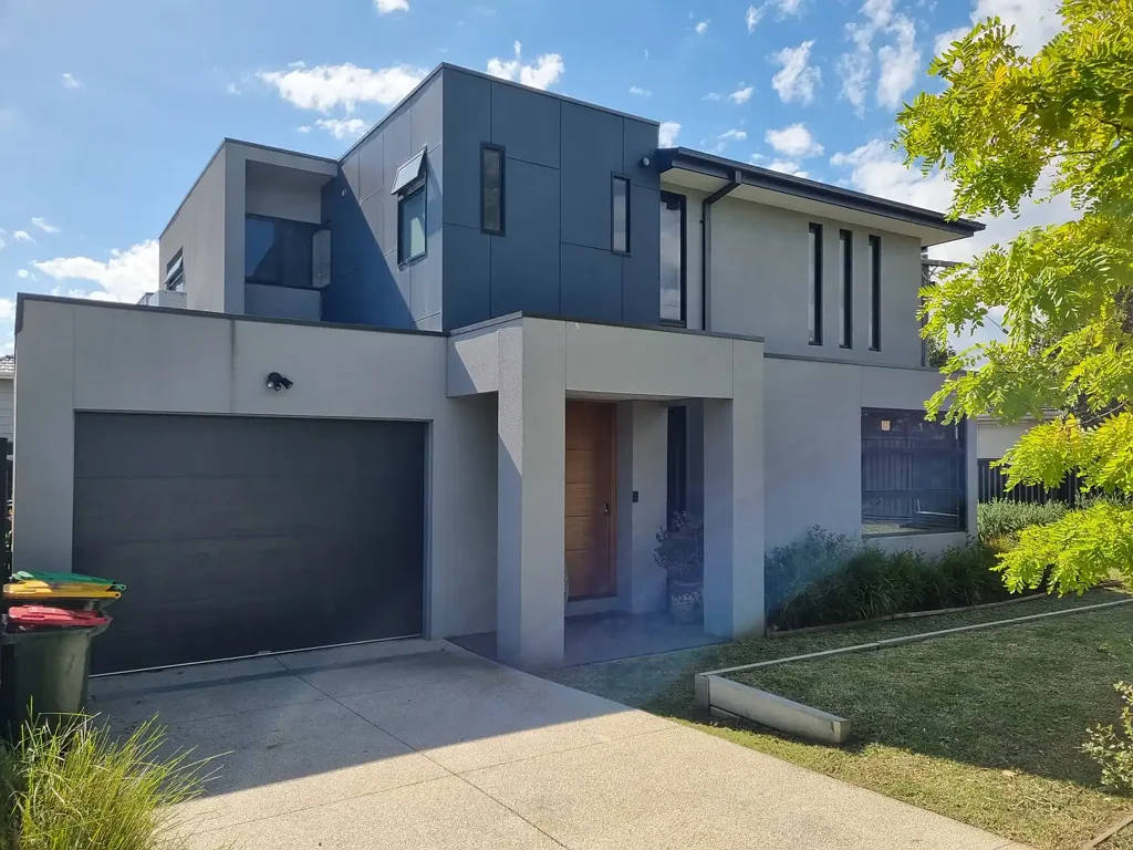 Luxurious modern 3 BR + Study