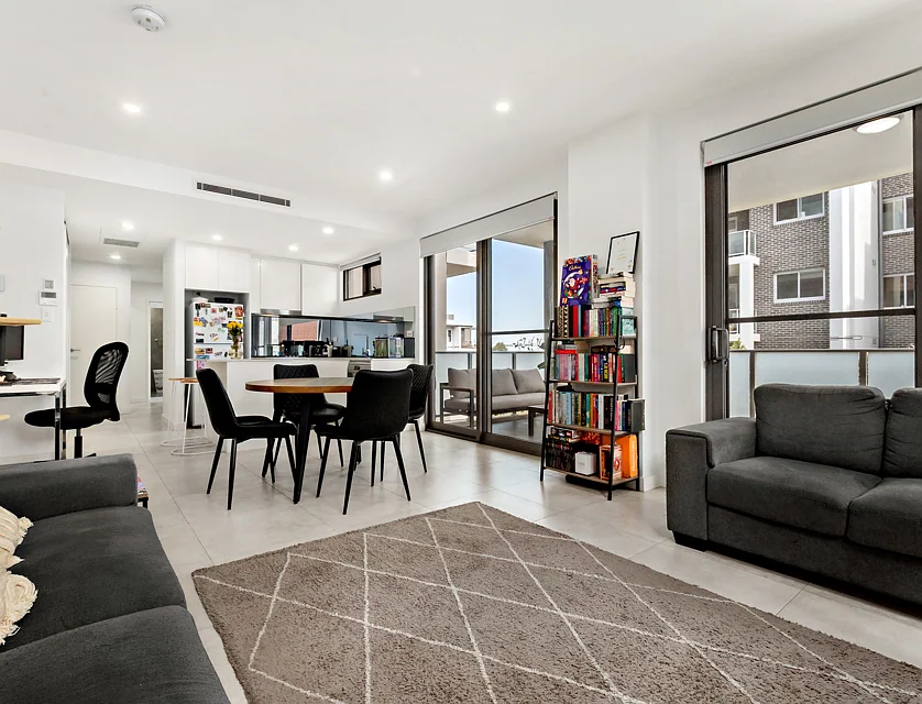 13/10-16 Station Street, Thornleigh, Upper North Shore, 2 Schlafzimmer, 2 Badezimmer, Apartment