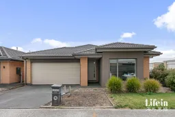 25 St Gwinear Lane, Cranbourne North