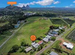 35 Youngs Road, Glass House Mountains